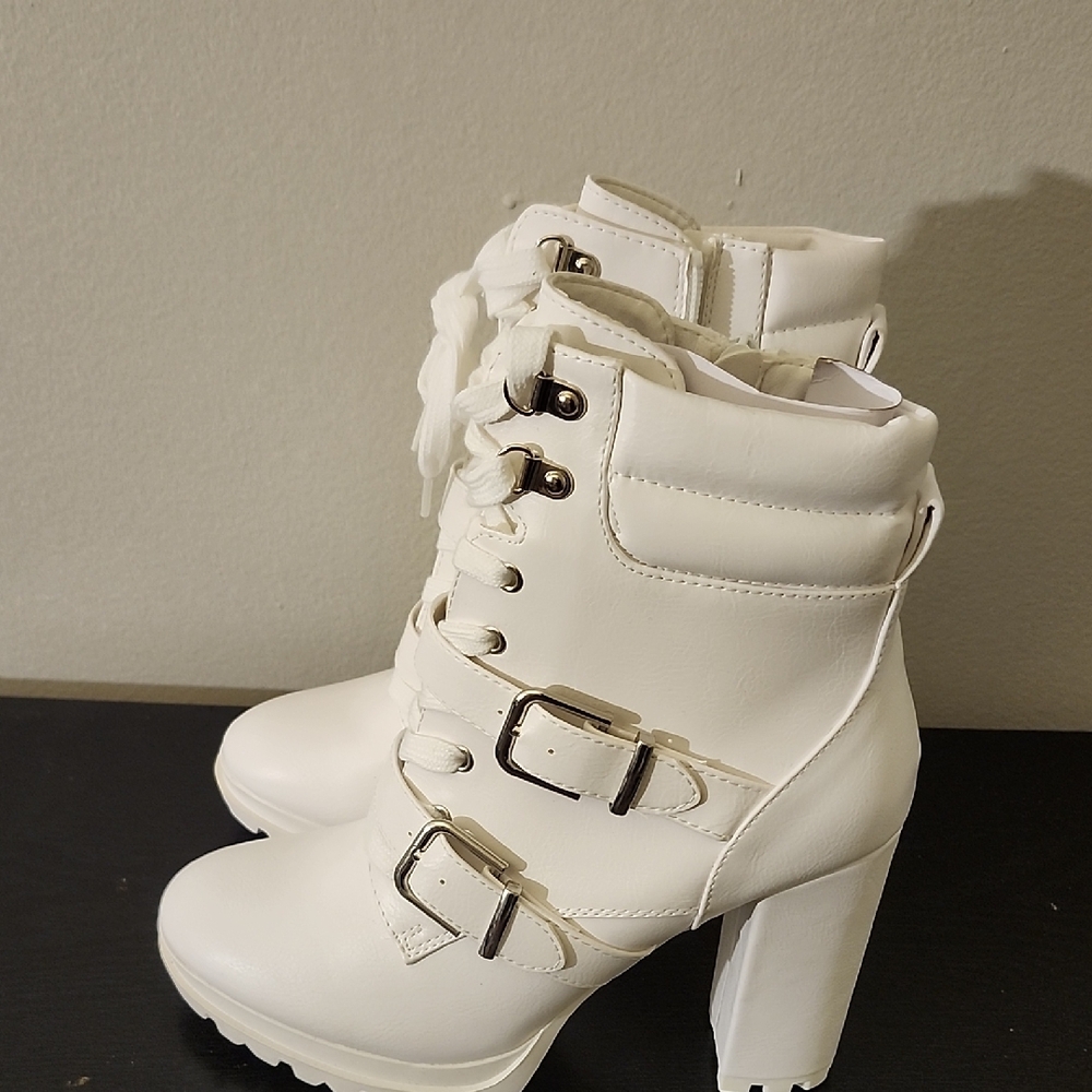 Shoe Dazzle White Lace Up Boots